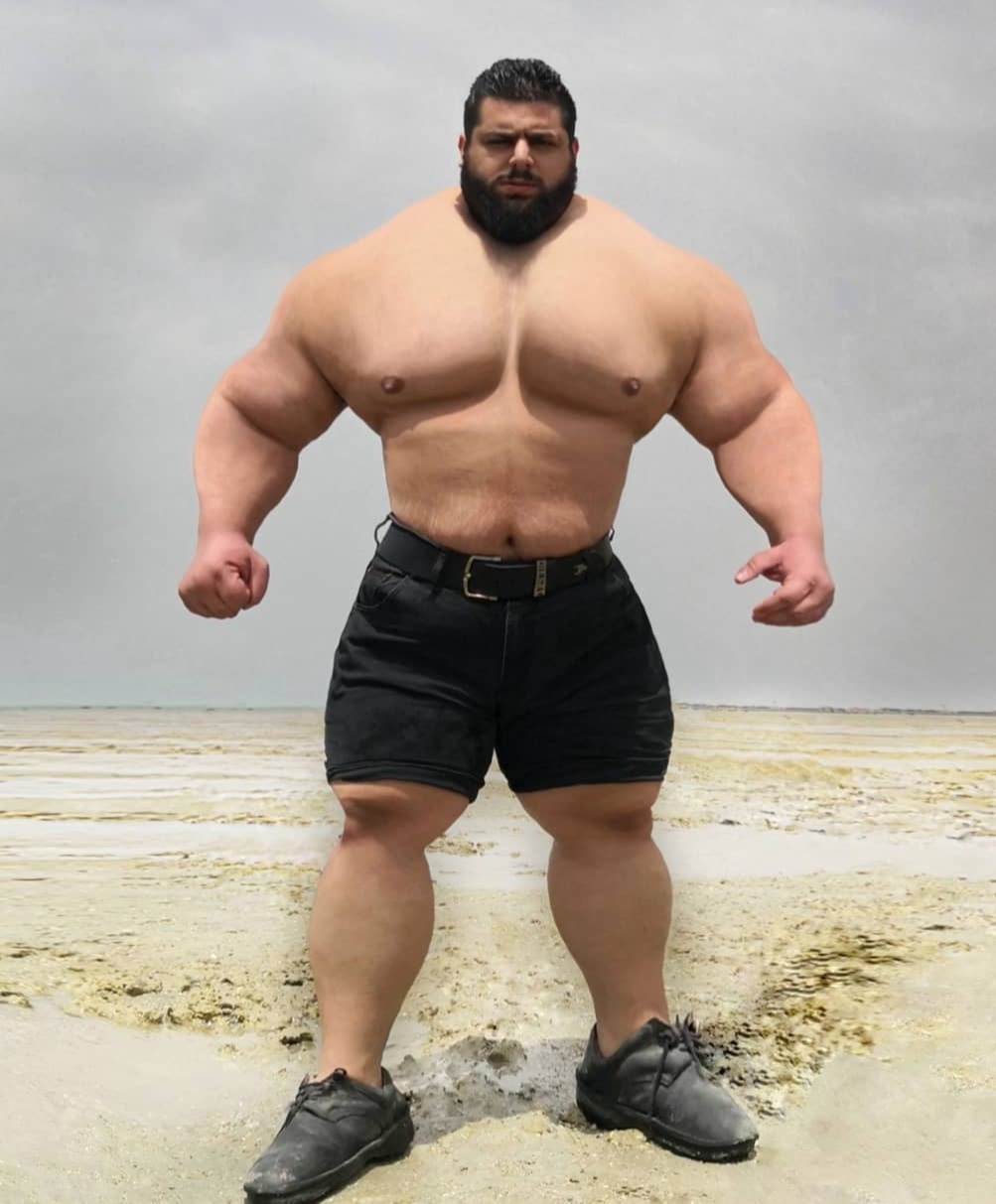 After humiliating defeat in boxing, Iranian Hulk deleted 'photoshopped photos'