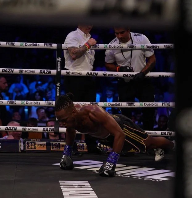 KSI was so relaxed during Swarmz fight, he did PRESSUPS between rounds just seconds before delivering brutal KO punch.