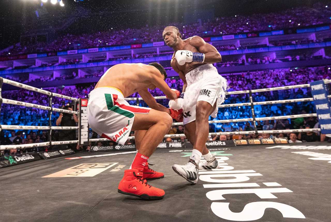 Watch KSI's reaction when he sees his little brother Deji win the first fight ever from behindstage at O2