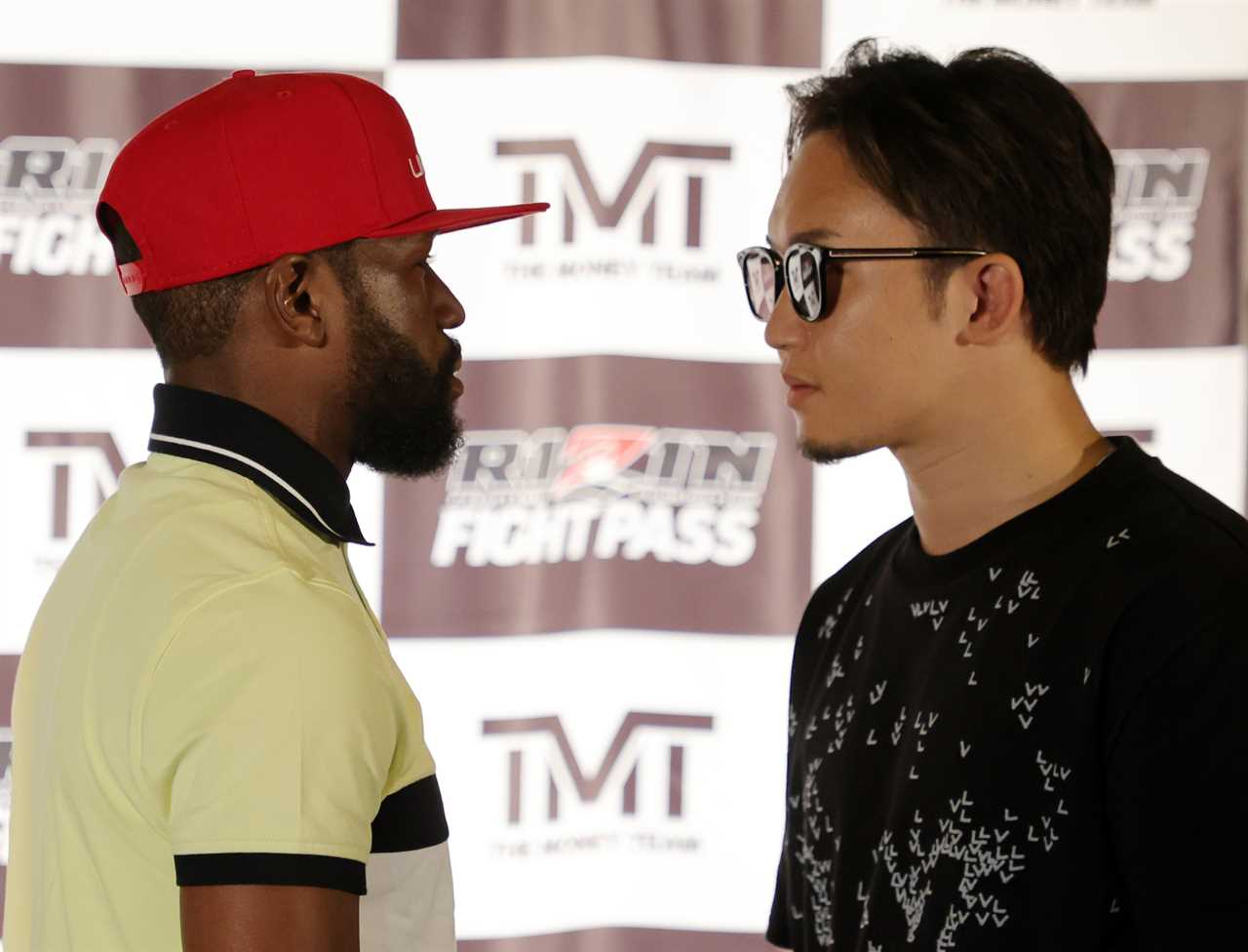 Floyd Mayweather, 45, is seen training at a $1,000-a-night hotel at 2am. Rules for the exhibition of boxing legends are revealed.