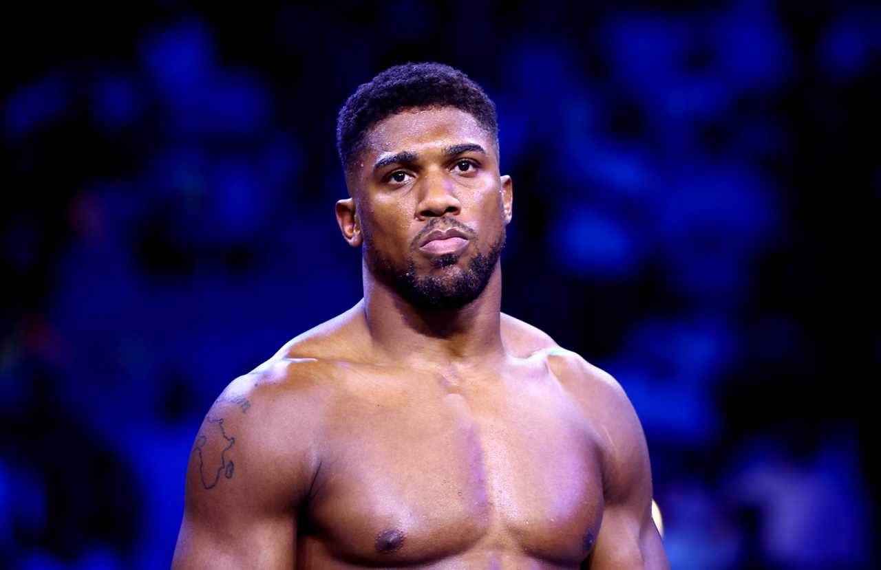 Tyson Fury offers an ultimatum to Anthony Joshua: Take it or leave - Anthony Joshua's fight with a historic British bout is in doubt.