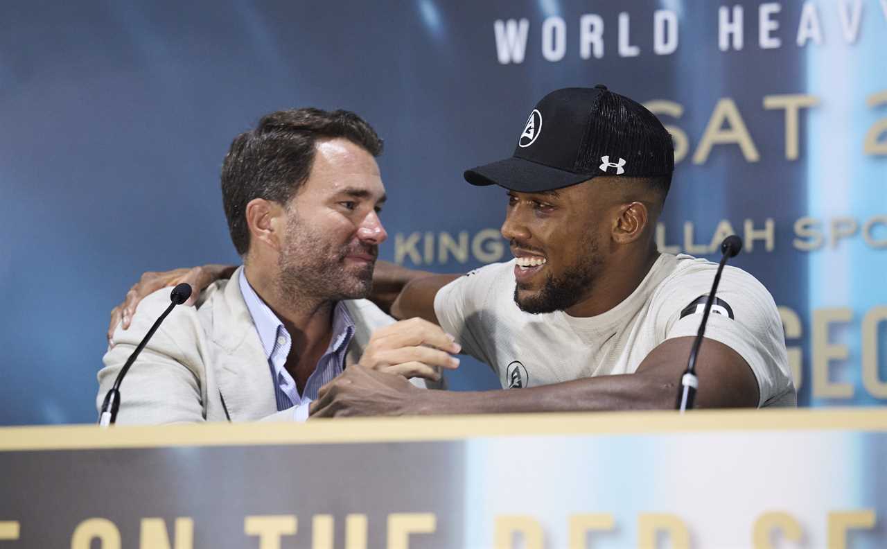 Tyson Fury offers an ultimatum to Anthony Joshua: Take it or leave - Anthony Joshua's fight with a historic British bout is in doubt.