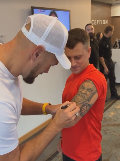 Tyson Fury gets a MASSIVE tattoo of Tyson Fury's face on a superfan's arm. Gypsy King grants Anthony Joshua PS70m bout deadline