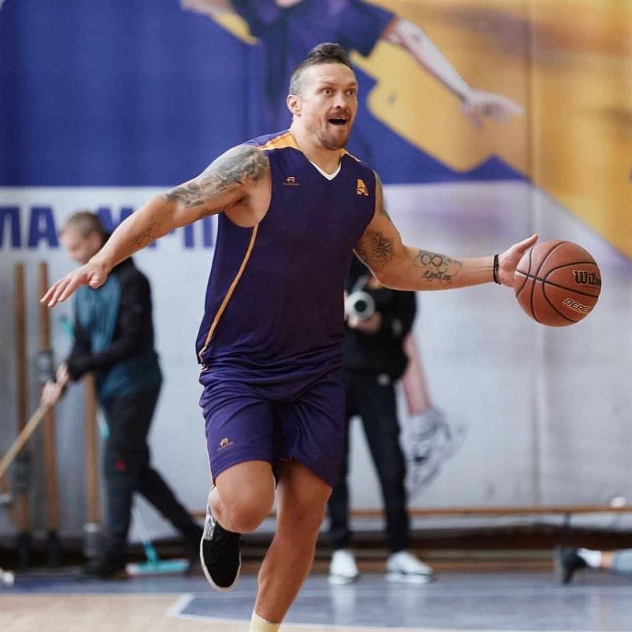 As Tyson Fury gets closer to Anthony Joshua, Oleksandr Usyk relaxes in a charity basketball match