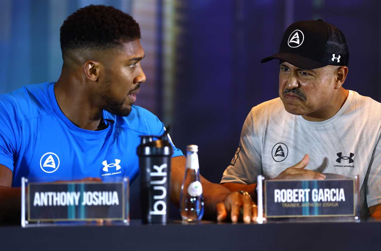 Anthony Joshua instructed to dismiss the entire team of 'back-slappers' and a ***-kissers and to get 'back on track' after Usyk's loss.