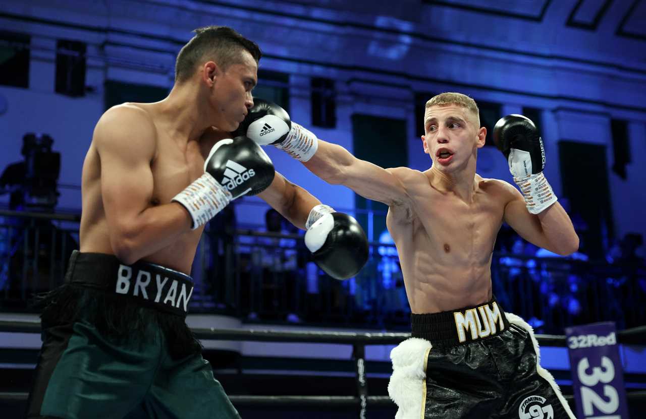 Frank Arnold, Brit hopeful, is sickeningly KO'd and taken out of the ring on a stretcher by fans fuming at Brayan Mairena's loss
