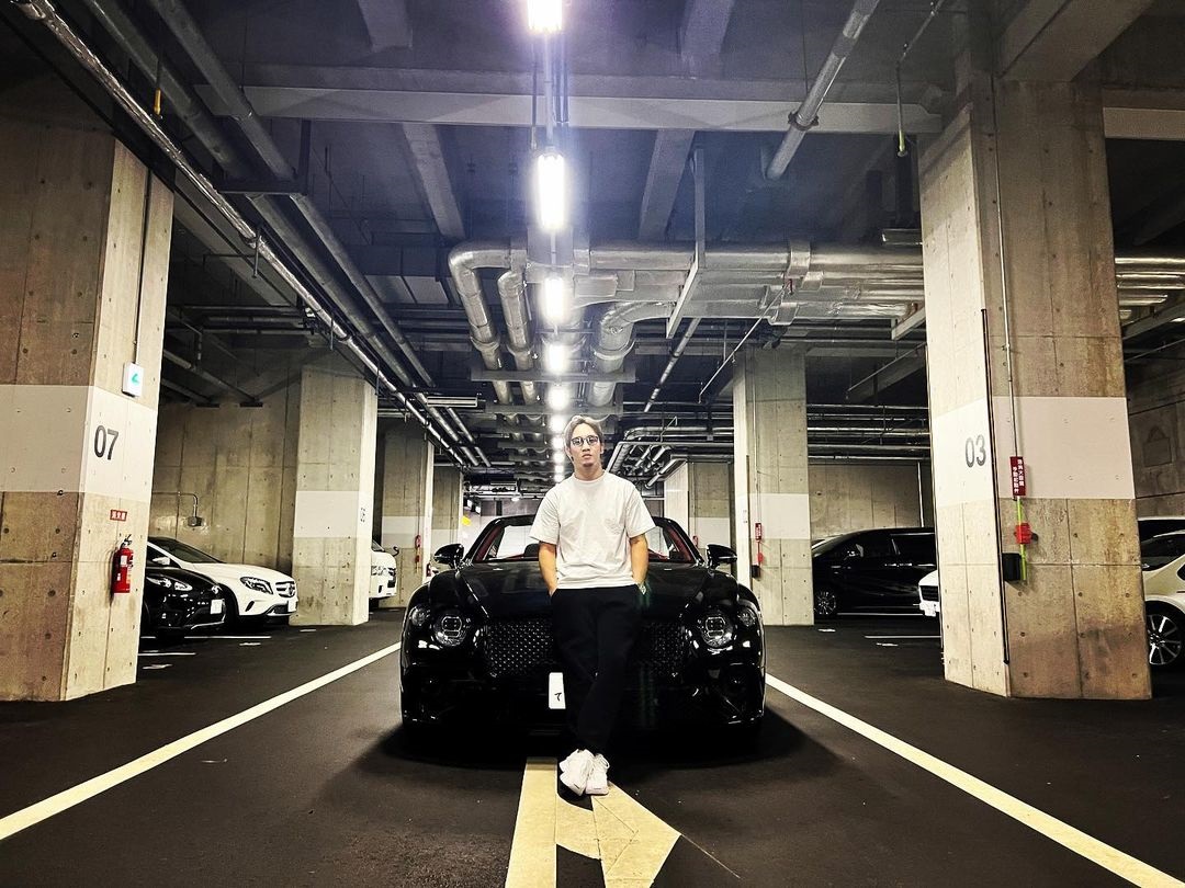Meet Floyd Mayweather's next opponent, Mikuru Asakura. The MMA star has 3 million subscribers on YouTube.