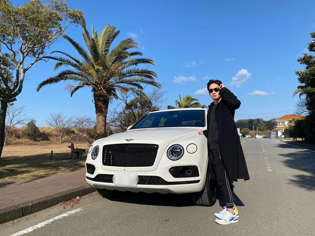 Meet Floyd Mayweather's next opponent, Mikuru Asakura. The MMA star has 3 million subscribers on YouTube.