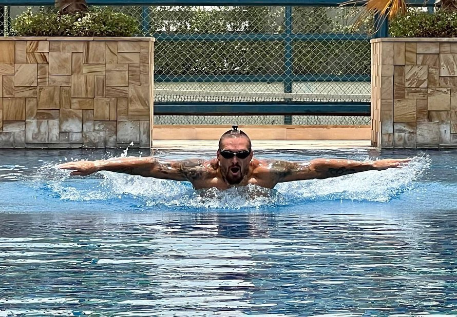 Oleksandr Usyk says he FAINTED once after holding his breath underwater for FOUR minutes during an extreme training program