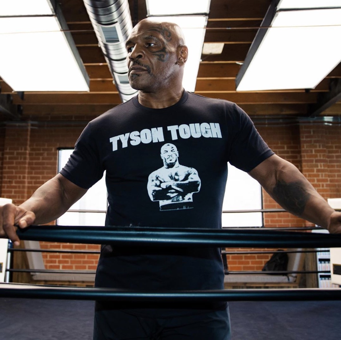 Mike Tyson says he hated Michael Jackson's stomach after King of Pop 'played' him backstage.