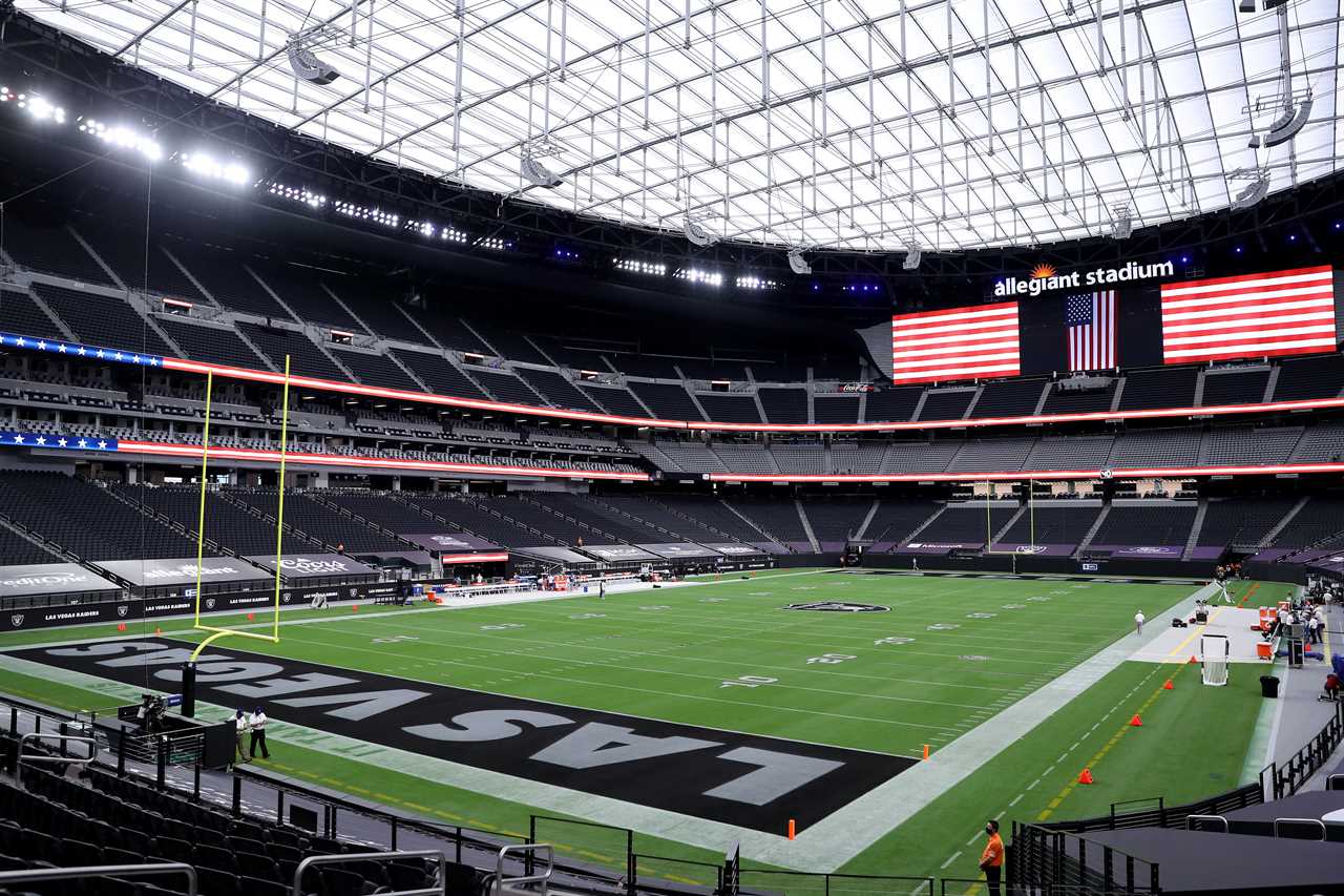 Floyd Mayweather announces a 70,000-seat venue for Conor McGregor's rematch, and demands a huge nine-figure purse