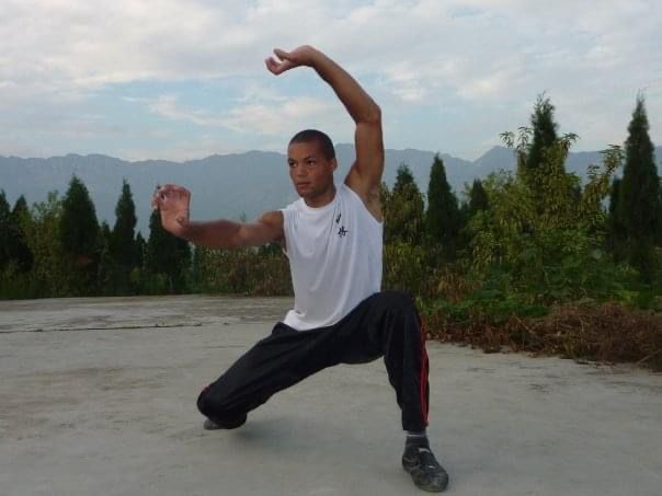 Joe Joyce, a master in martial arts, believes that Joseph Parker will benefit from a 8,000-mile journey for kung fu training.