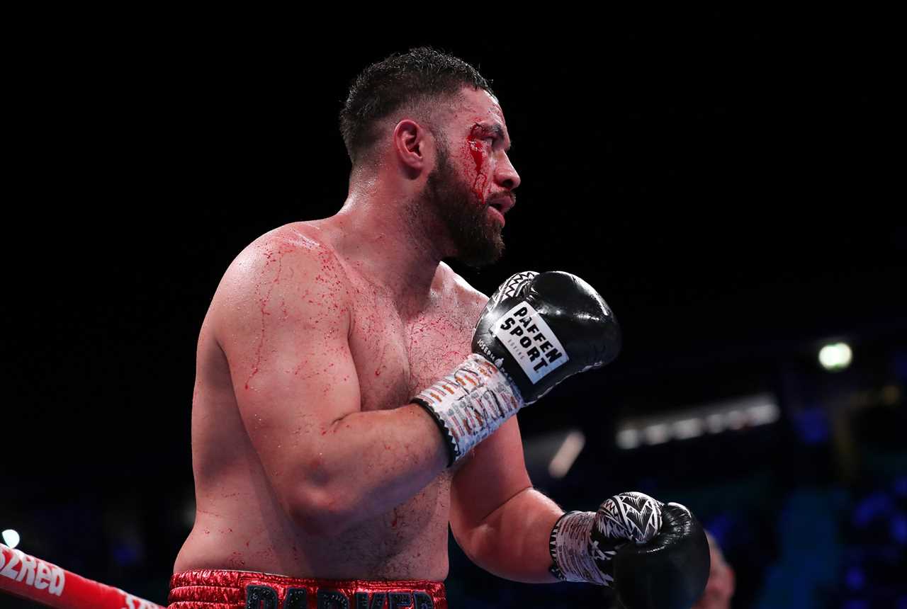 After the 11th round Joe JoyceKO, Joseph Parker's face is battered and bruised. Kiwi said that he was a horrible fighter.