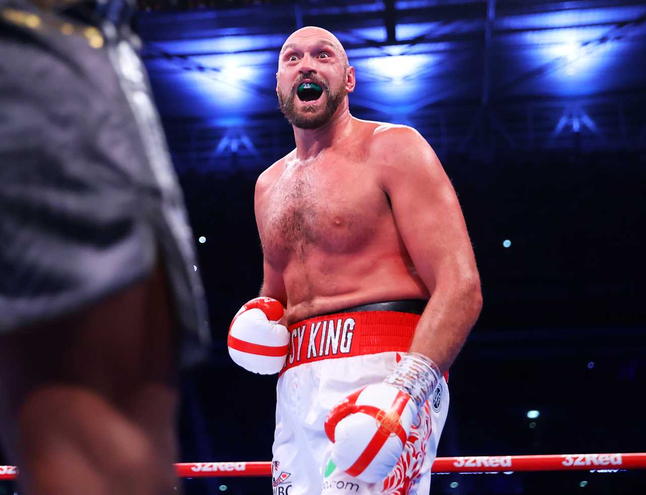 Mahmoud Manuel Charr taunts Tyson Fury with miniature WBC belt and calls him a Dosser