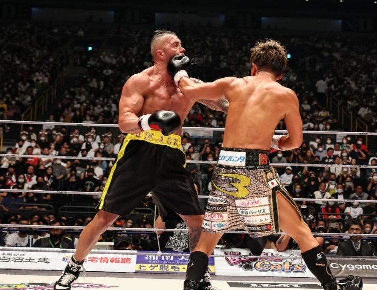 Floyd Mayweather's bodyguard is seeking a rematch with the kickboxing star who knocked Floyd out despite having FIVE STONE disadvantage