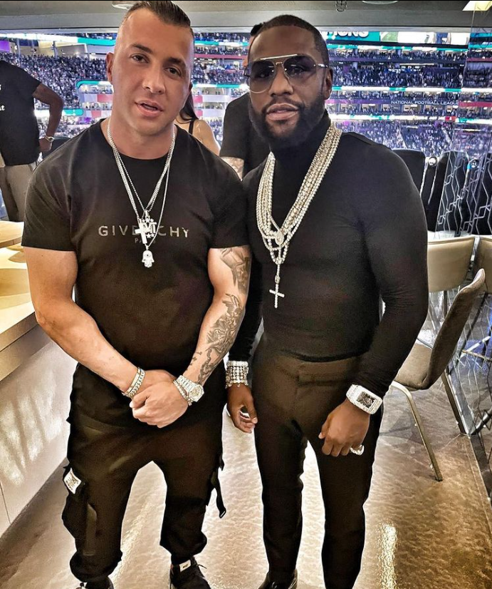 Floyd Mayweather's bodyguard is seeking a rematch with the kickboxing star who knocked Floyd out despite having FIVE STONE disadvantage