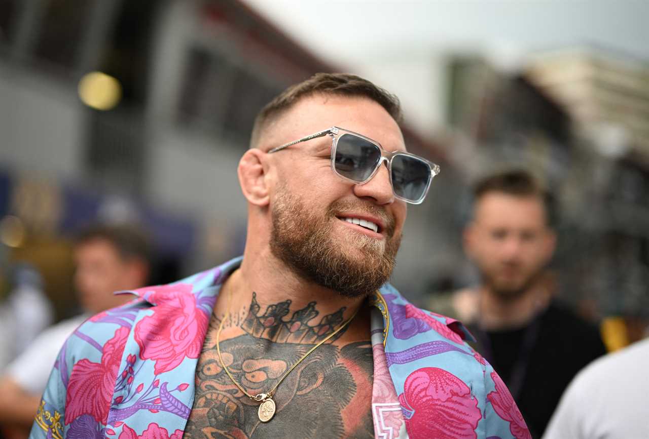 After talks with Deji, Conor McGregor laughed at Floyd Mayweather's fight against YouTuber Deji.