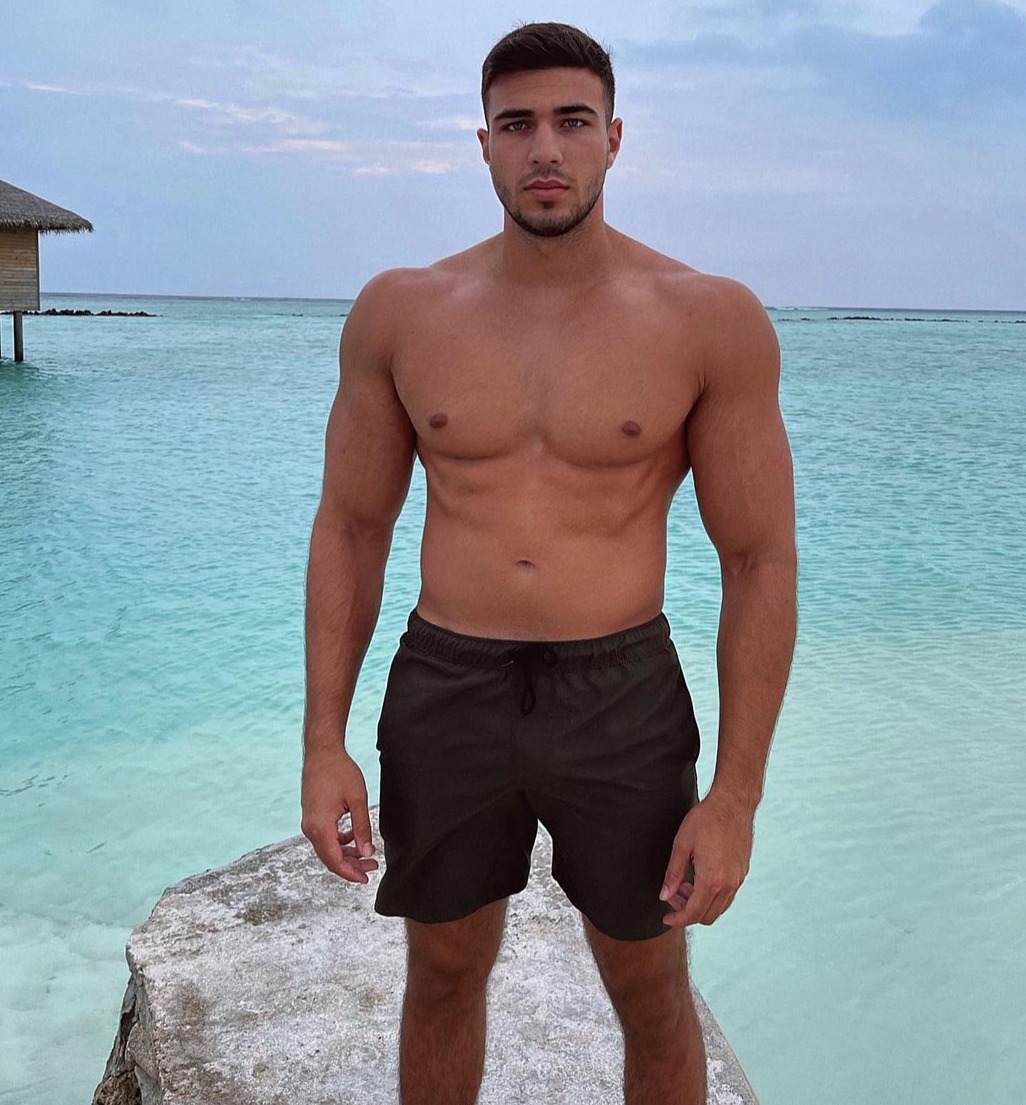 According to Ahmed Elbiali who sparred with YouTuber, Tommy Fury could beat Jake Paul easily. However, he said it's still a great fight.