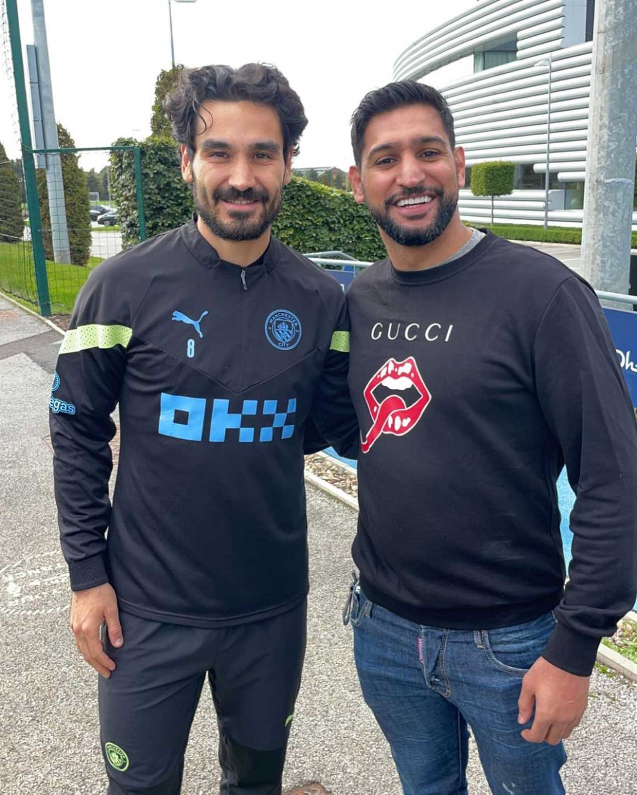 Amir Khan meets Erling Haland, Jack Grealish and the Man City squad during training weeks following Fergie's encounter at Old Trafford