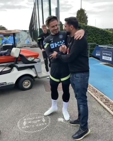 Amir Khan meets Erling Haland, Jack Grealish and the Man City squad during training weeks following Fergie's encounter at Old Trafford