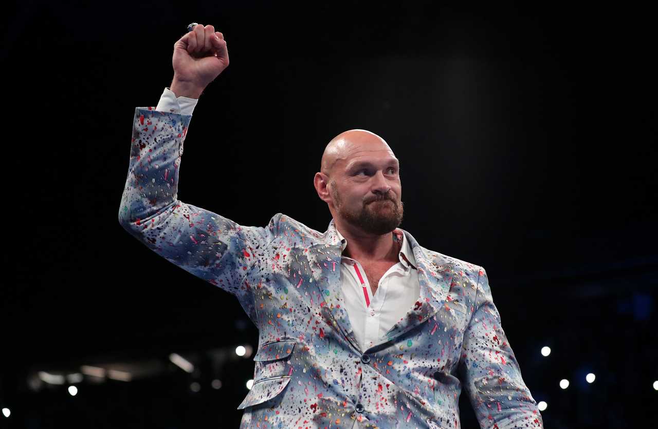 Tyson Fury vs Derek Chisora CONFIRED for December 3, with Frank Warren expecting a tougher fight than AJ.
