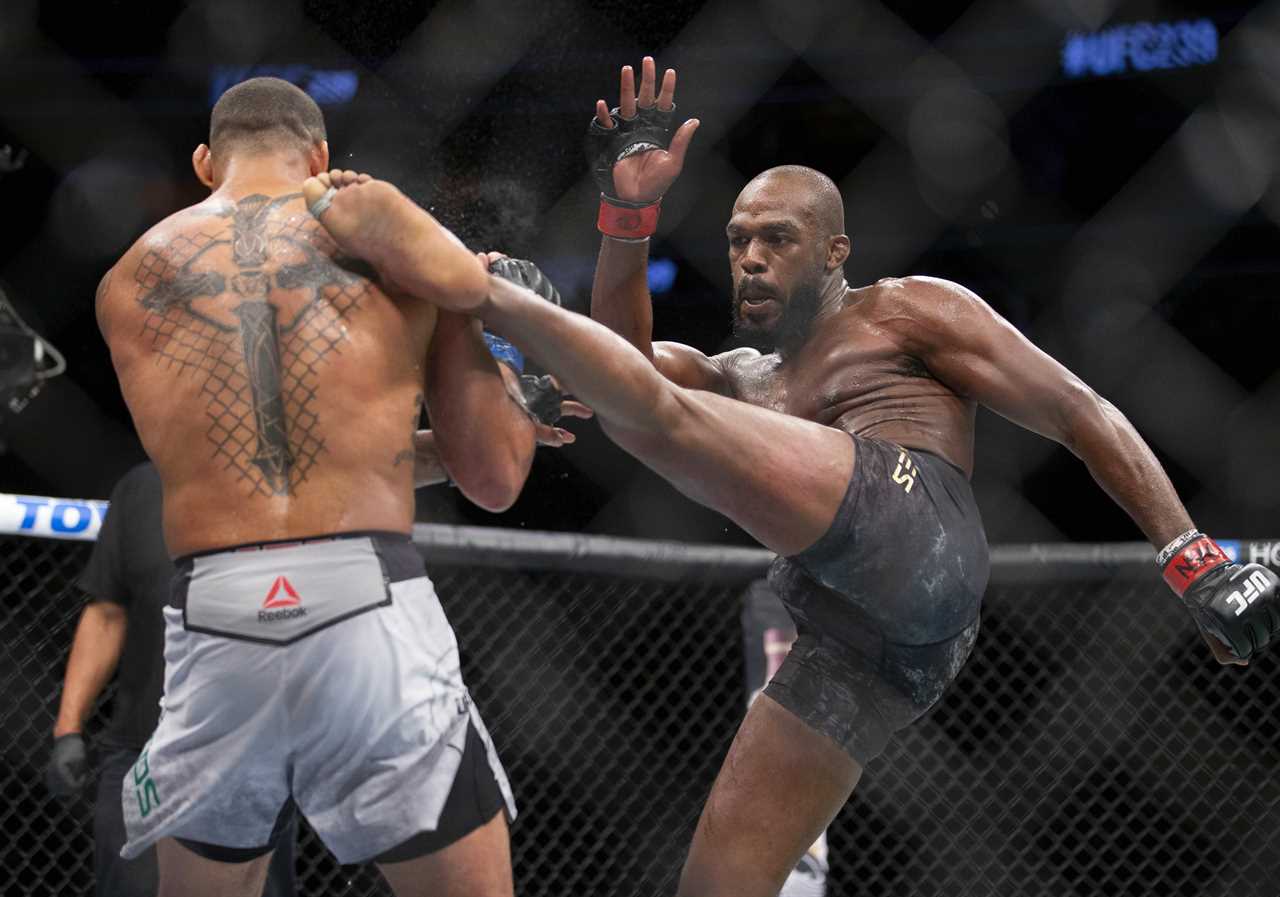 UFC star Jon Jones shows remarkable body transformation, as he gains 30 pounds to make his heavyweight debut
