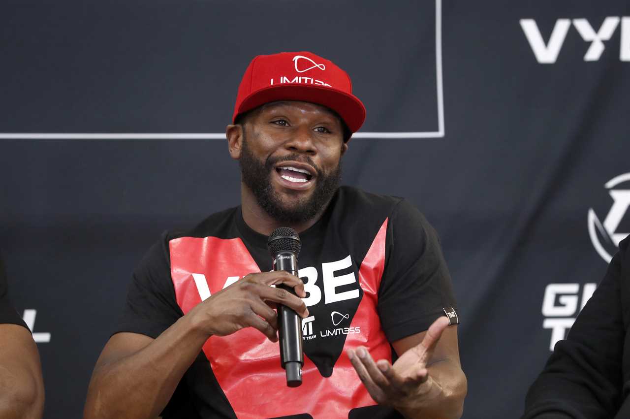 Floyd Mayweather claims that he was paid $1m to host TALKS for Deji as a boxing legend and YouTuber face-off