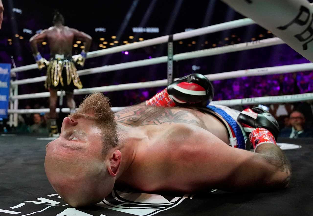 Amazing to Be Back - Watch Deontay Wilder knock out Robert Helenius in the FIRST ROUND of a return fight with a brutal right hand