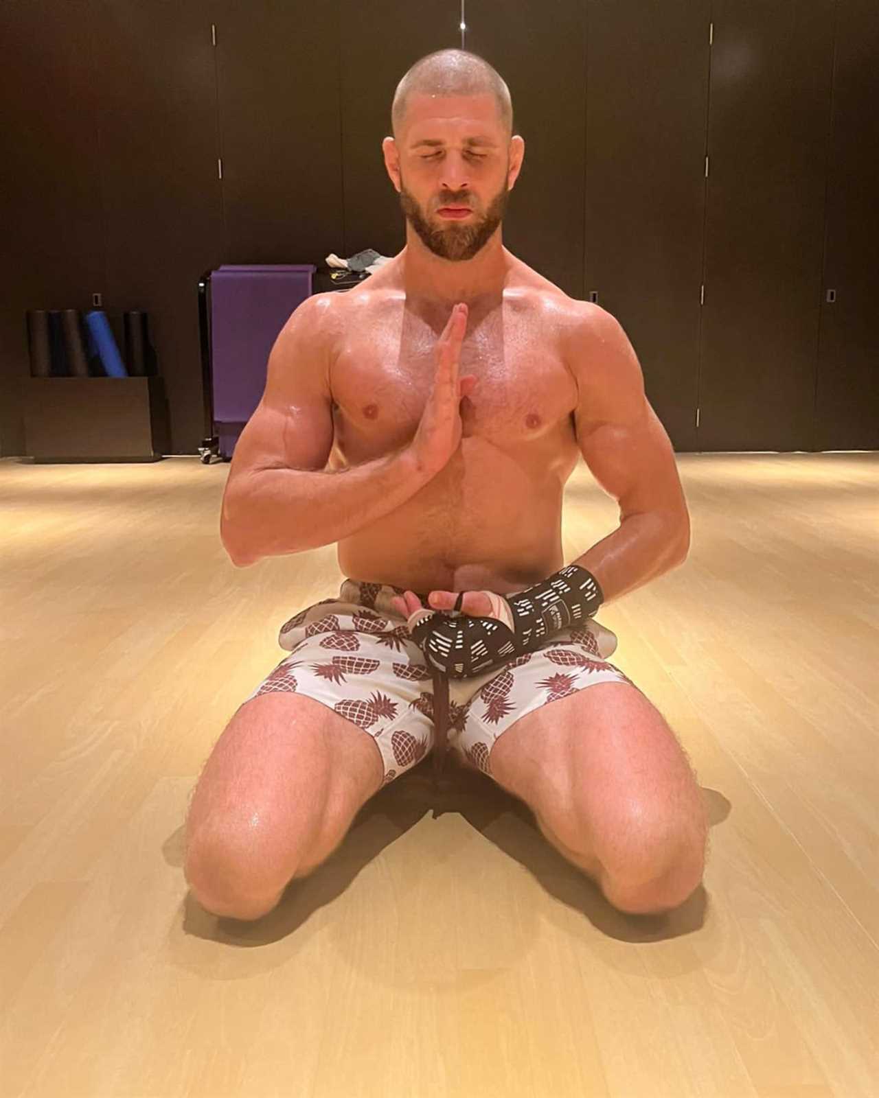 I go three days without food in a dark room and die in my mind to confront demons ahead of brutal UFC fights