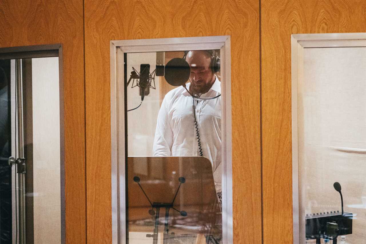 Tyson Fury to release debut single to raise money for mental health charity after revealing his own battle