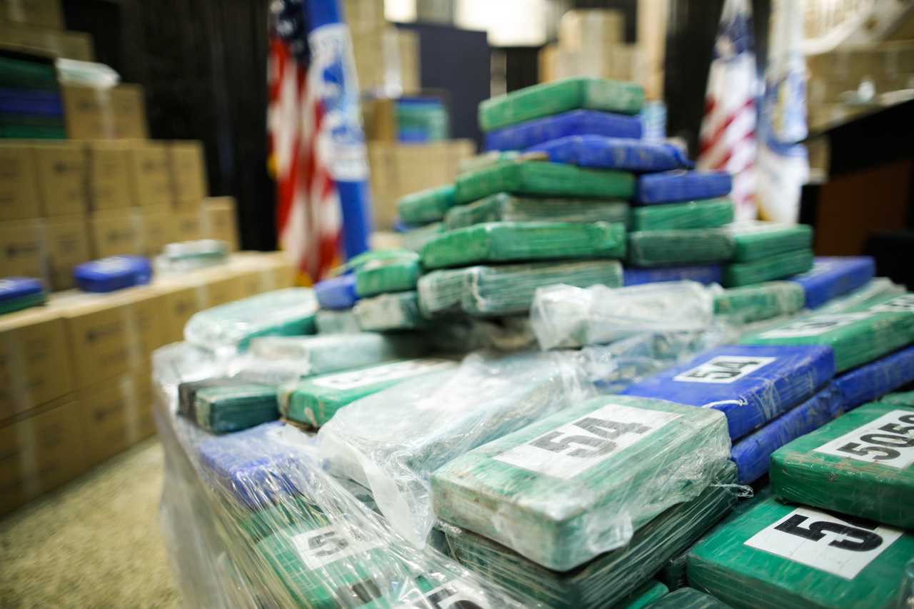 Heavyweight boxer is arrested for trafficking 22 tons of cocaine worth $1BILLION into the US