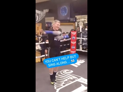 The greatest chant in boxing history?