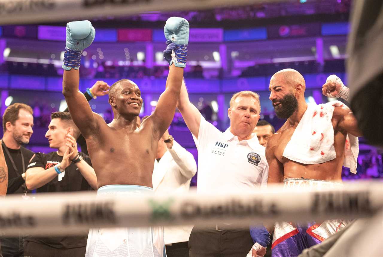Deji, KSI's brother, went from YouTube boxing failure' and became a 15x world champion Floyd Mayweather.
