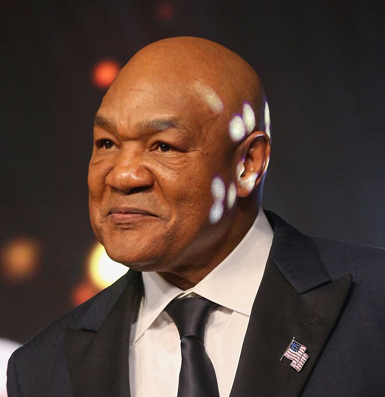 George Foreman lists the four most powerful punchers, including Mike Tyson (Lennox Lewis)