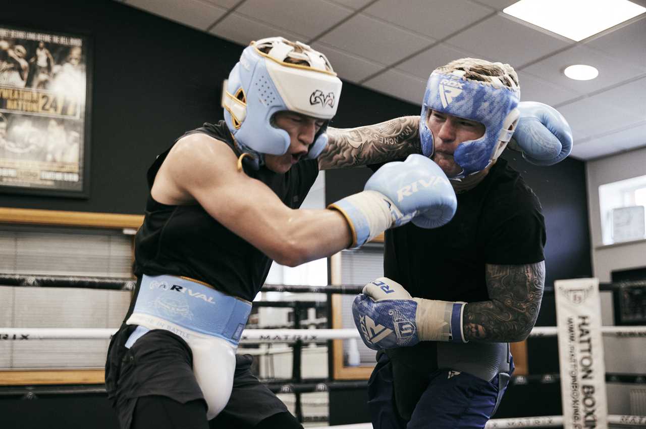 Fans stunned by Ricky Hatton's ripped abs during weigh-in for Barrera fight.