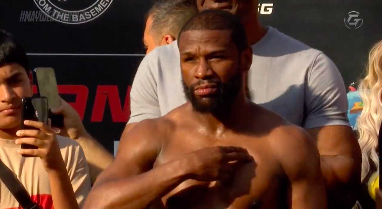 You can see Floyd Mayweather weighing in at over 1 STONE less than YouTuber Deji before the exhibition fight in Dubai