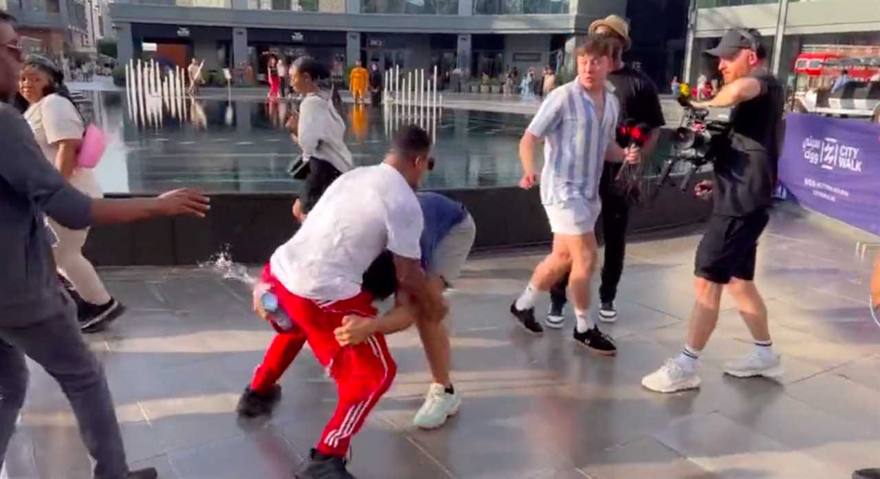 Jack Fincham and Anthony Taylor fight at Floyd Mayweather Exhibition with Deji