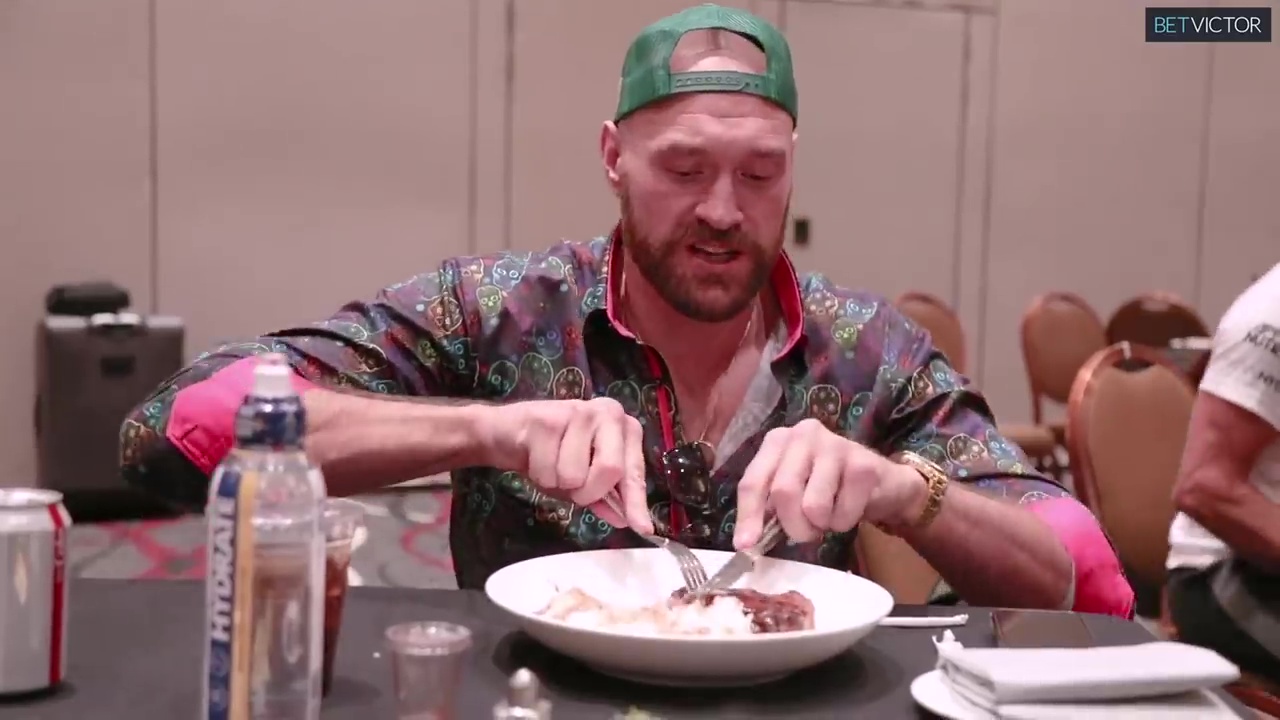 Tyson Fury reveals his ‘death row meal’ as heavyweight champion scoffs incredible twist on kids’ meal before every fight