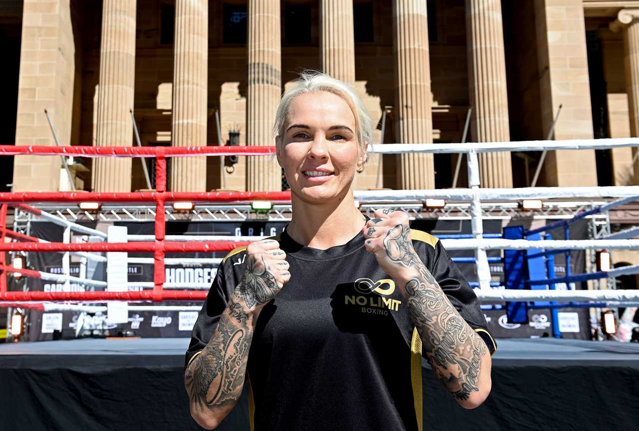 Ebanie Bridges, who is famous for taking off her clothes, slams Shannon O'Connell ahead world title fight