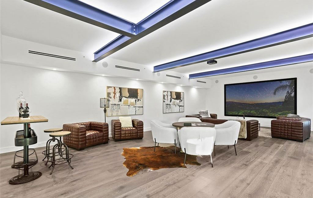 Joe Rogan, UFC legend, owns a luxurious PS4m home with a wine cellar and sweeping views.