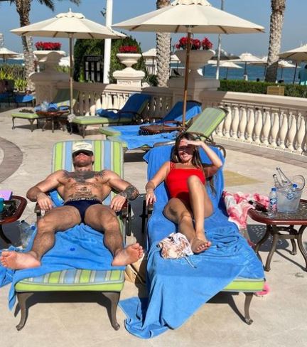Conor McGregor's new physique shows that he is too small to fit on a sunlounger.