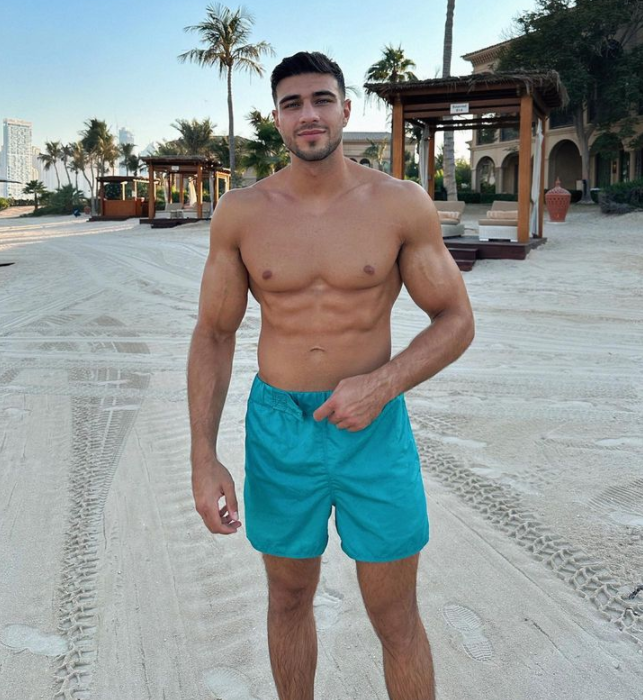 Jake Paul is told by Tommy Fury that he can send a fight contract in just TWO DAYS, as long as there are still talks between celeb boxing competitors.