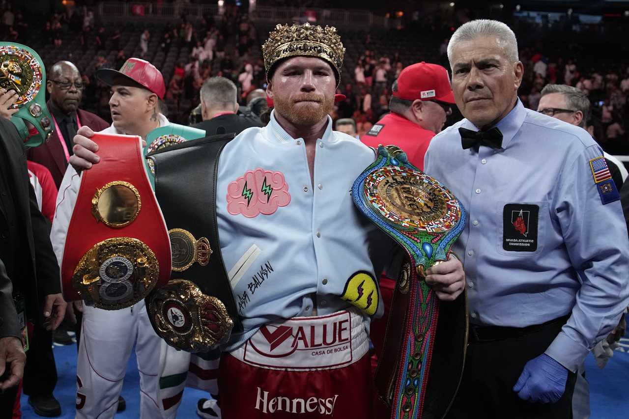 Eddie Hearn announces that Canelo Alvarez made his UK boxing debut against John Ryder at Arsenal's stadium.
