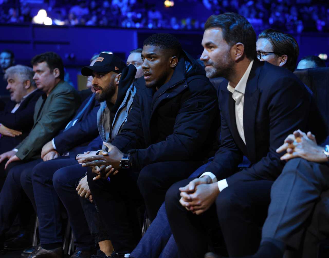 Promoter Eddie Hearn announces the date for the rematch: Anthony Joshua will fight Dillian Whyte next Year.