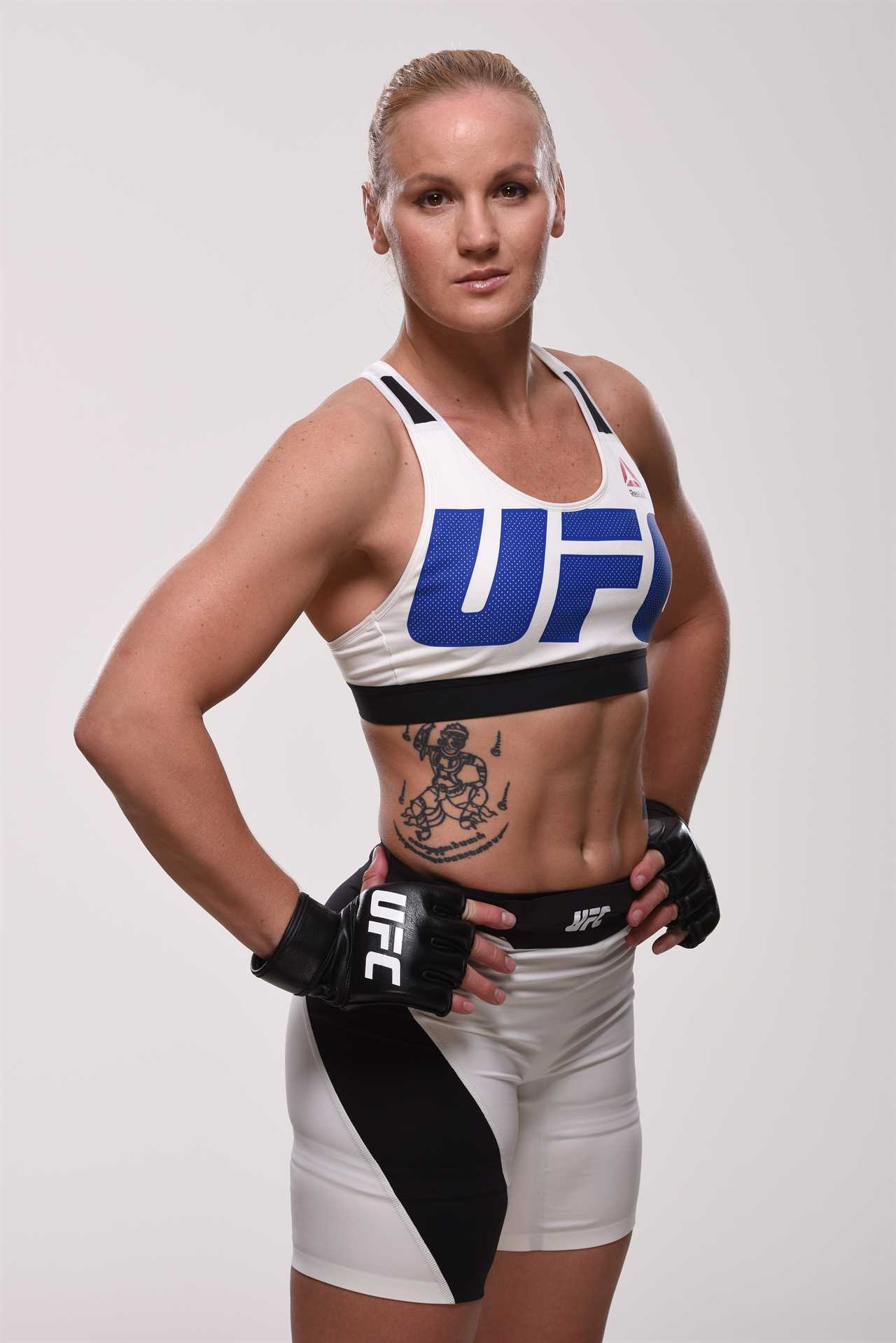 What's the UFC record of Valentina Shevchenko?
