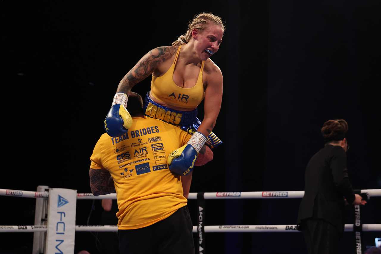 Ebanie bridges settles the grudge against Shannon O'Connell. The ref stopped the fight in eighth round