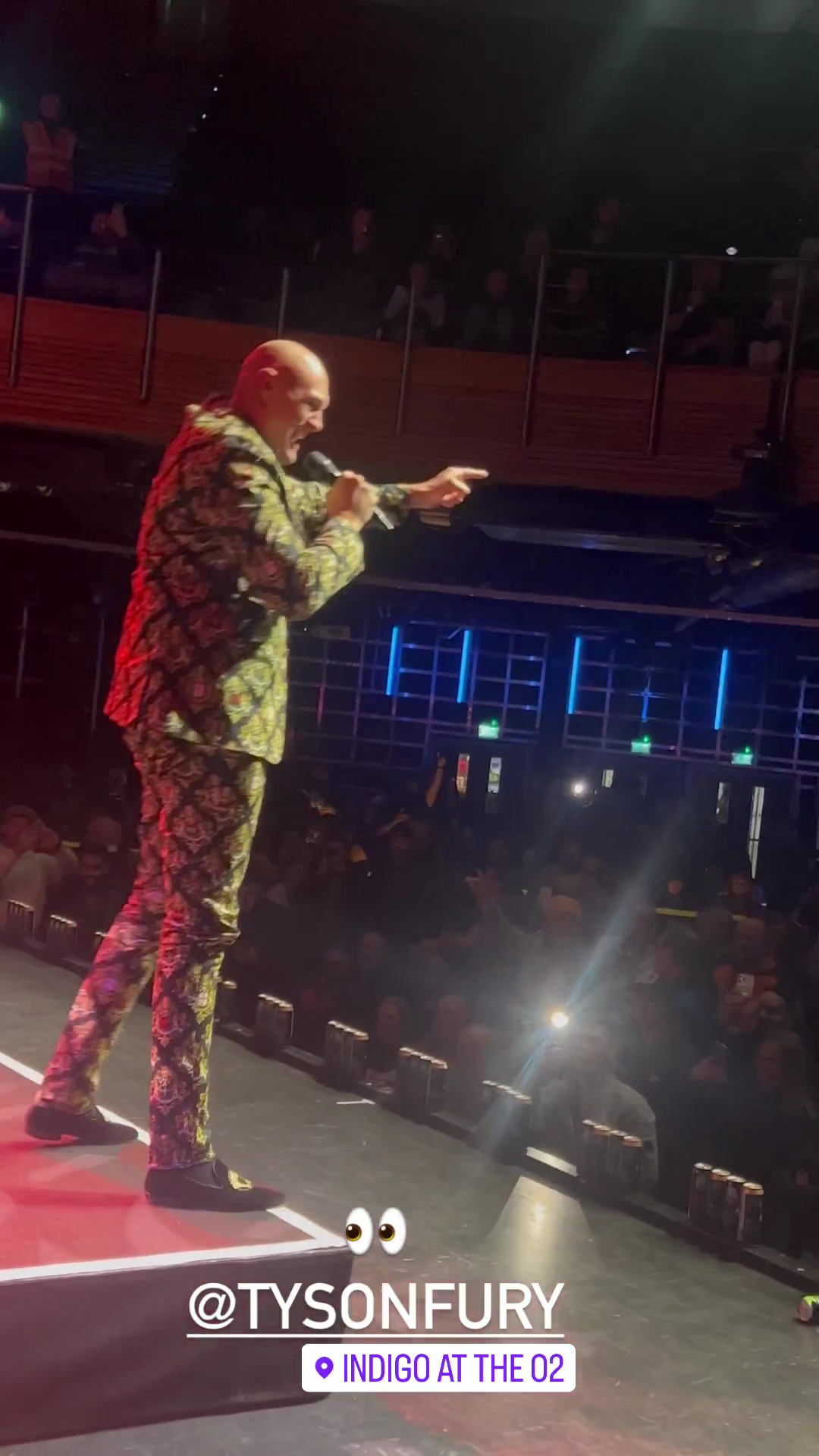 Watch Tyson Fury encouraging crowd to sing taunts towards Anthony Joshua and Oleksandr Uzyk during Afterparty tour of London
