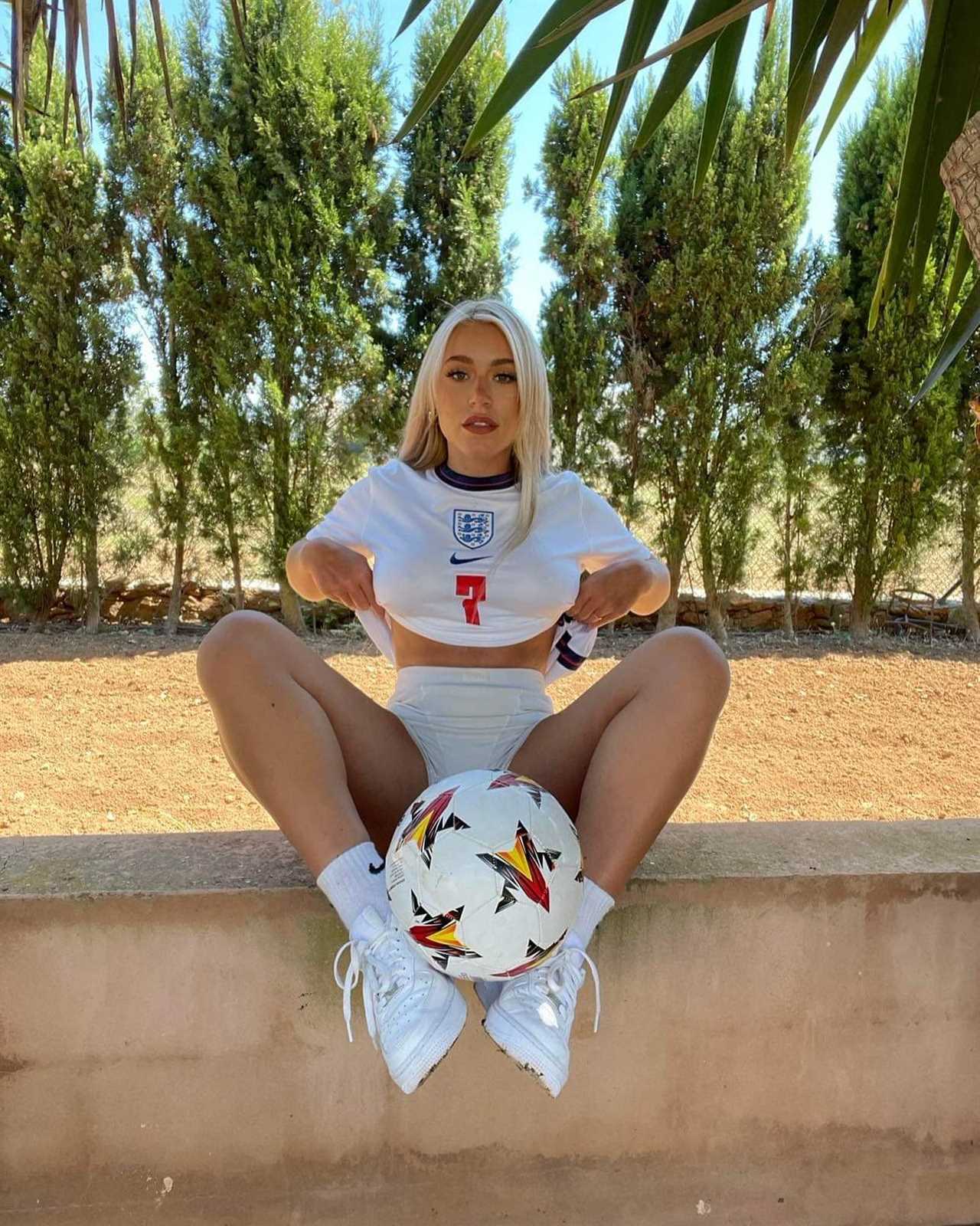 Elle Brooke, a beauty and boxer for OnlyFans, calls shock dream one night stand and believes it would be as funny as f ***'