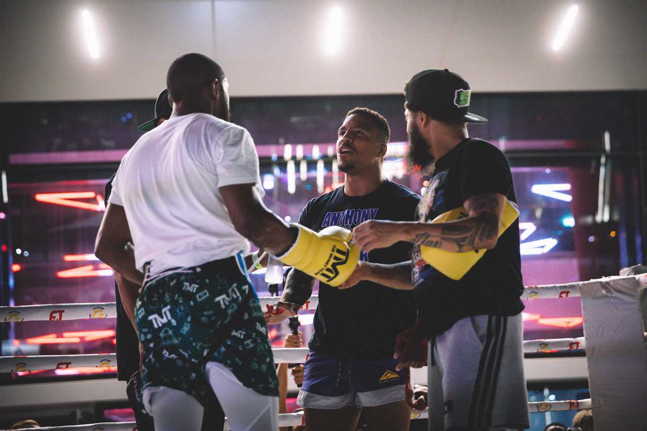 Floyd Mayweather: I won't be accepting gifts at Christmas - Floyd Mayweather explains why people are forbidden from buying him presents