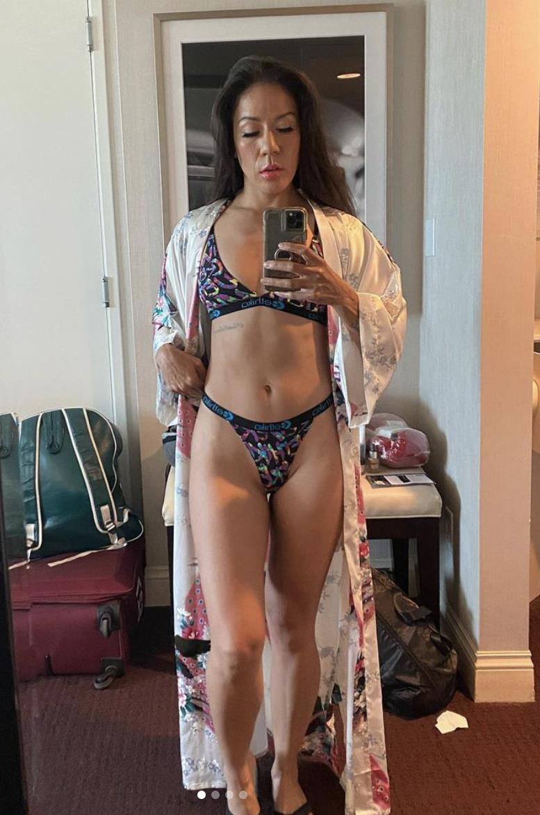 Glamorous female boxer stuns in ‘skimpiest weigh-in outfit ever’ and gets Ebanie Bridges’ nod of approval